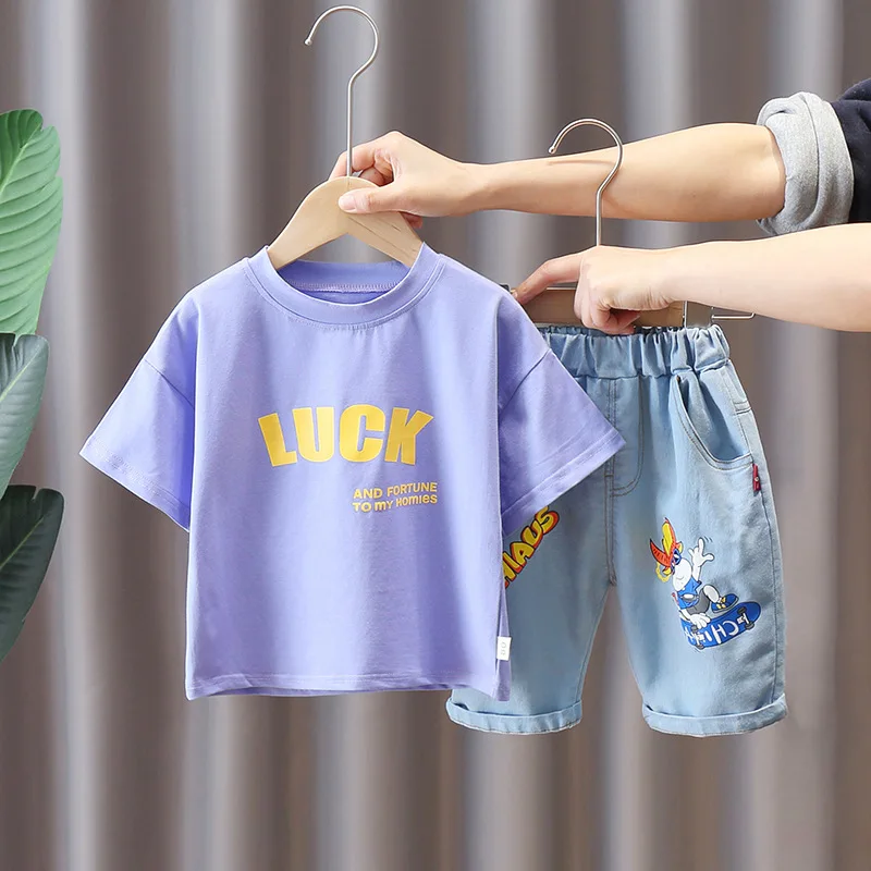 

Футболка с коротким рукавом и джинсовые шорты для мальчиков, с мультяшным принтом