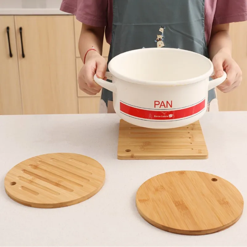 

Bamboo Table Mat With Hanging Hole Drink Coaster Placemats Heat-resistant Nonslip Pads Round Shape Fruit Board Home Kitchen Tool