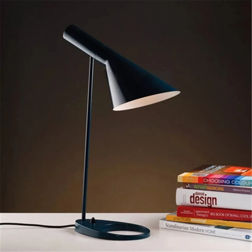 Современная настольная лампа AJ светодиодные железные художественные Настольные