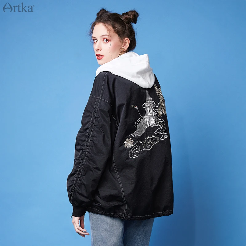 Женская куртка с вышивкой ARTKA повседневная куртка-бомбер в винтажном стиле
