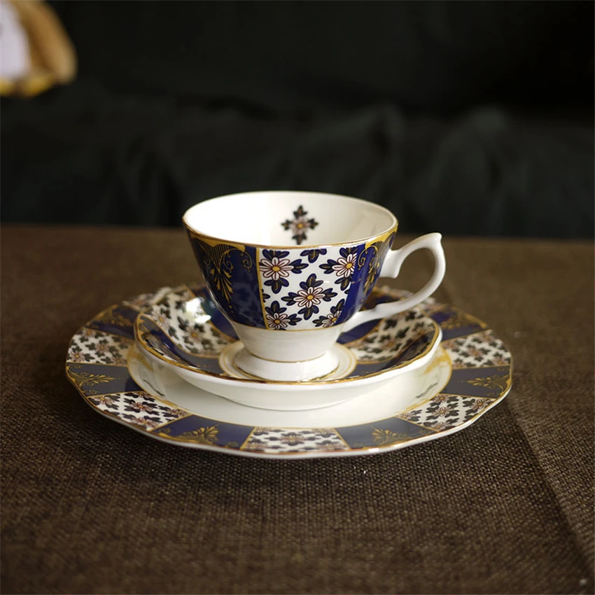 

England Bone China coffee Cup saucer sets Court style Mug Cup Afternoon Tea Party Tea cup sets creative home wedding Drinkware
