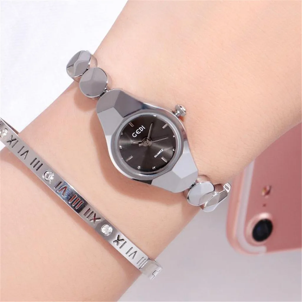 

Luxury Watches Women Gadyson Sleek Minimalist Geometric Square Quartz Wristwatches Gradient Matte Ladies Quartz Watch