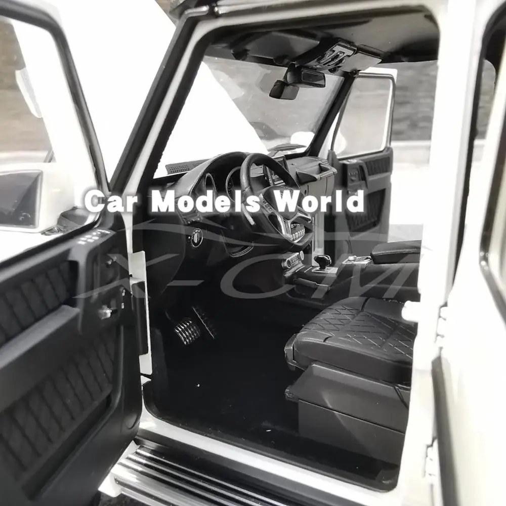 Литая под давлением модель автомобиля почти настоящая для G-Class 4x4 (белая) 1:18 +