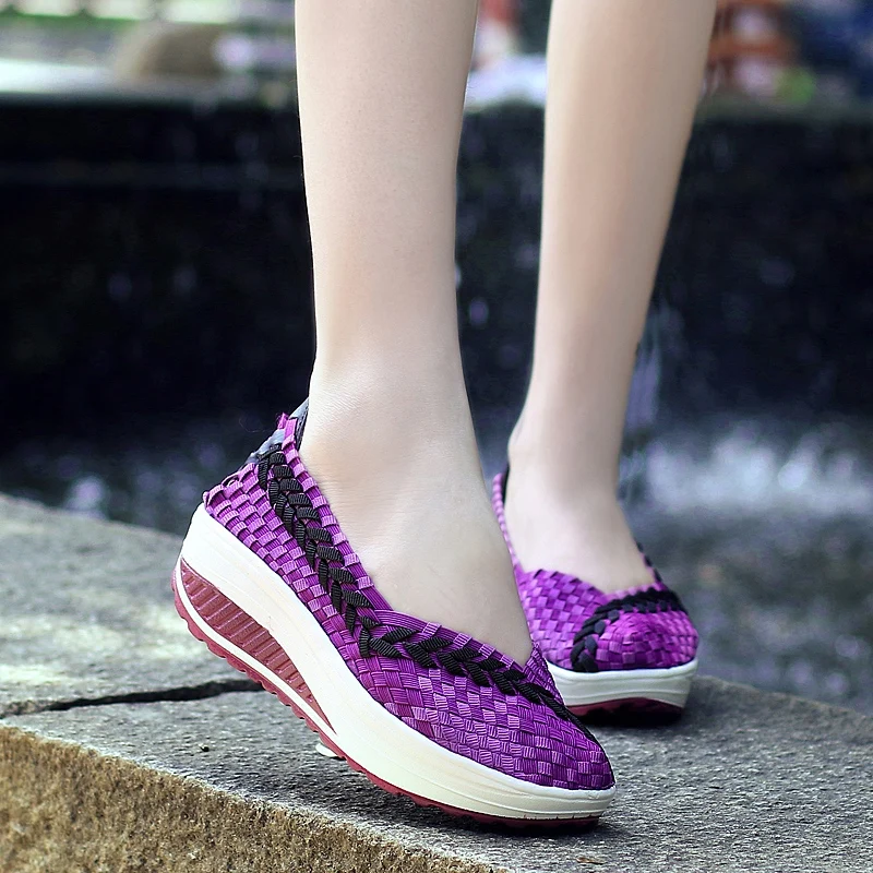 Женские кроссовки на плоской подошве плетеные сандалии танкетке удобные пляжные