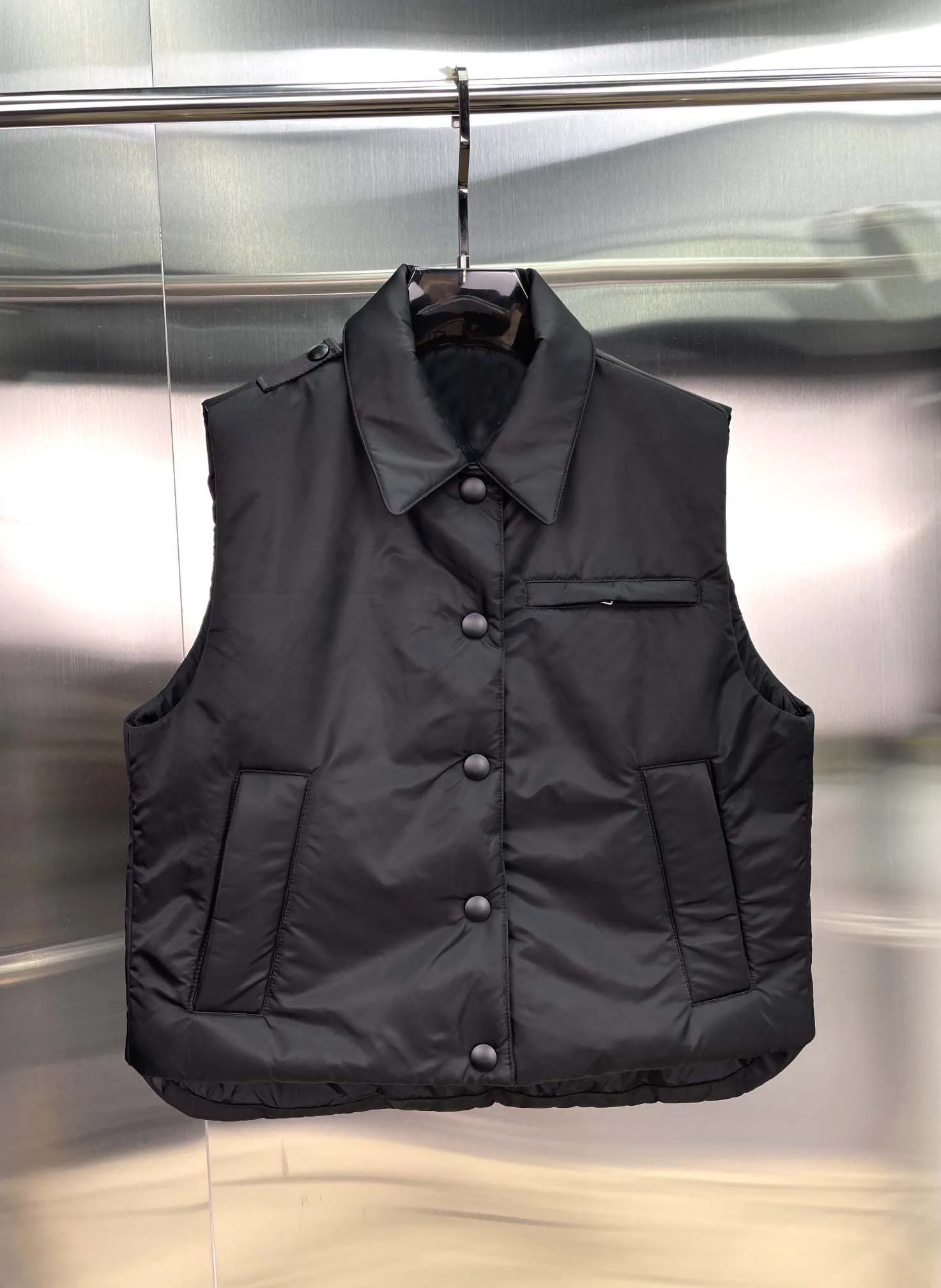 

Высококачественный брендовый черный жилет, куртка для женщин, модный Однобортный Теплый жилет, высококачественный Приталенный жилет с 3D вы...