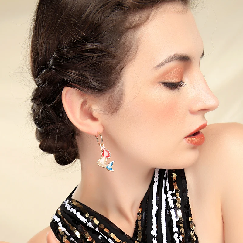 Серьги-русалки из эпоксидной смолы Золотые серьги-подвески в сказочном стиле для