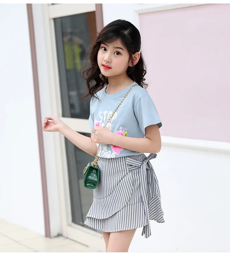 

Girls' Summer New Suits Children's Summer Printed Short Sleeve T-shirt + Short Skirt Clothing Sets