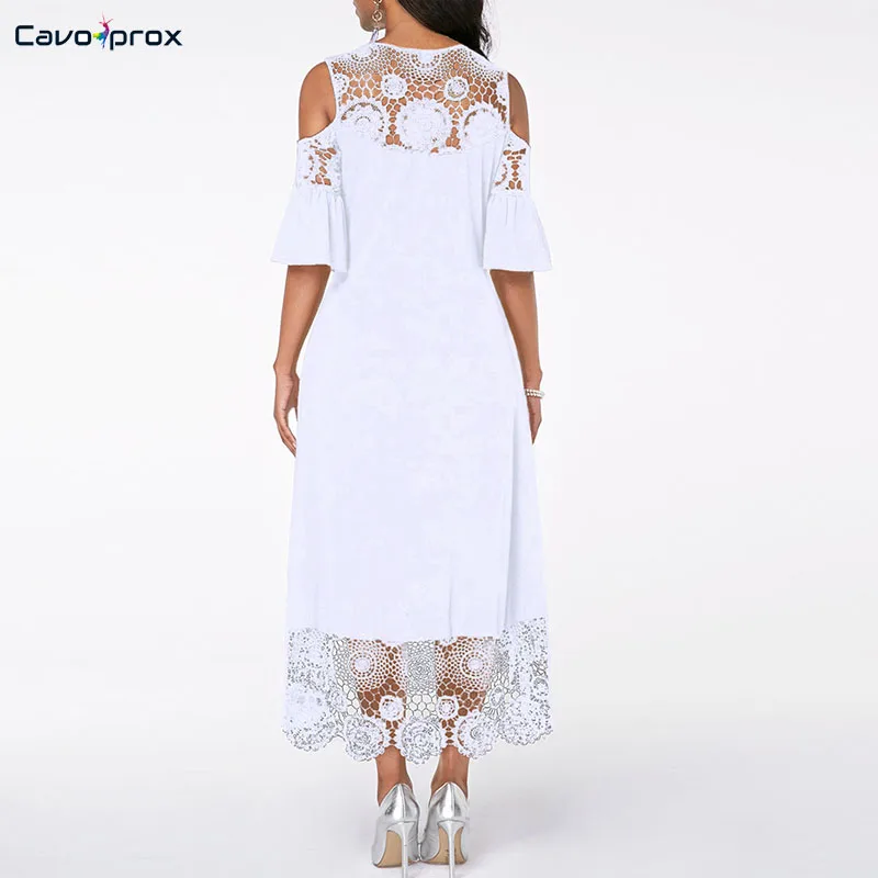 Женское кружевное платье трапеция с открытыми плечами и расклешенными манжетами