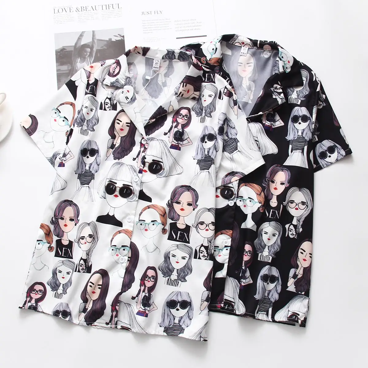 Женская блузка с коротким рукавом отложным воротником и мультяшным