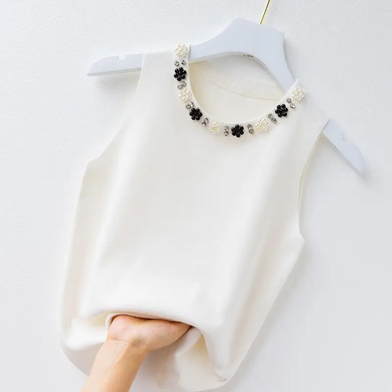 

Женский жилет на бретельках носил Новый Белый Трикотажный топ без рукавов с отделкой гвоздиками и бусинами для лета тонкая майка в Корейско...