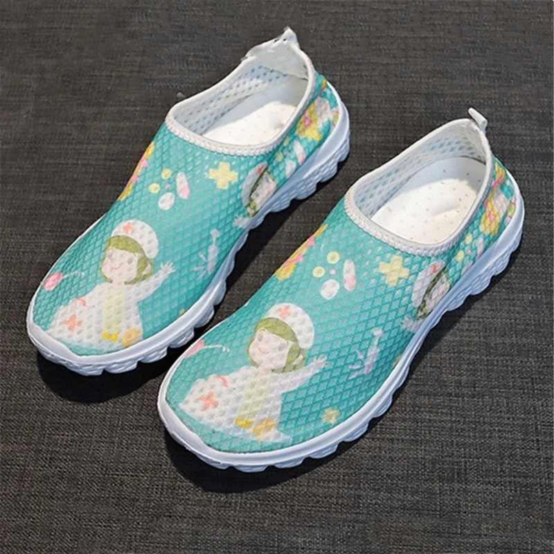 

Кроссовки женские сетчатые с принтом, повседневная Милая мультяшная медсестра, доктор, легкая дышащая обувь на плоской подошве, осень