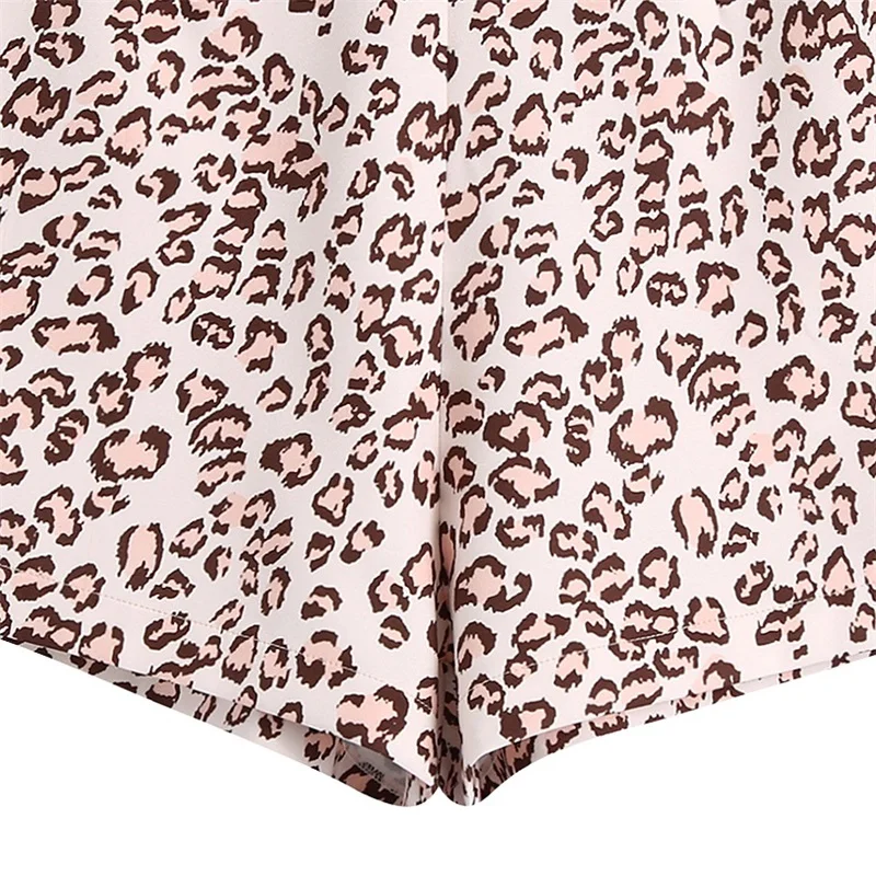 

Baldauren Women 2021 Chic Fashion Animal Print Side Pockets Shorts Vintage High Waist Back Zipper Female Short Streetwear