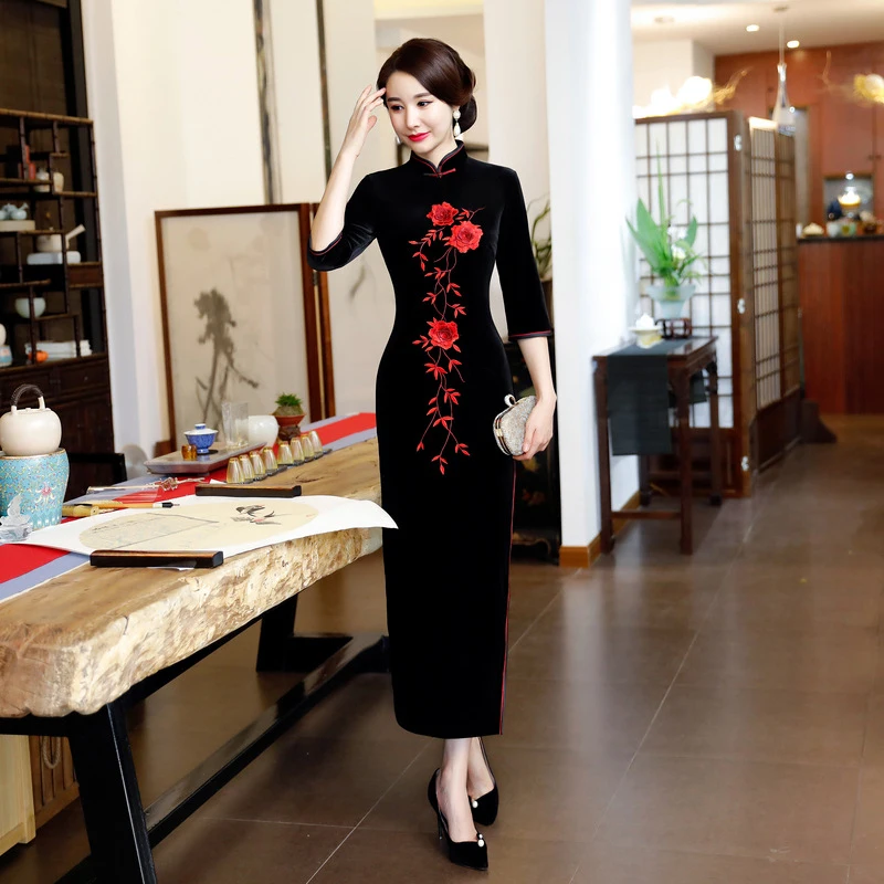 Новое зимнее длинное платье Cheongsam в китайском стиле женское велюровое платье Qipao тонкое платье для вечеринок женское платье на пуговицах размера плюс S-4XL - Цвет: Черный