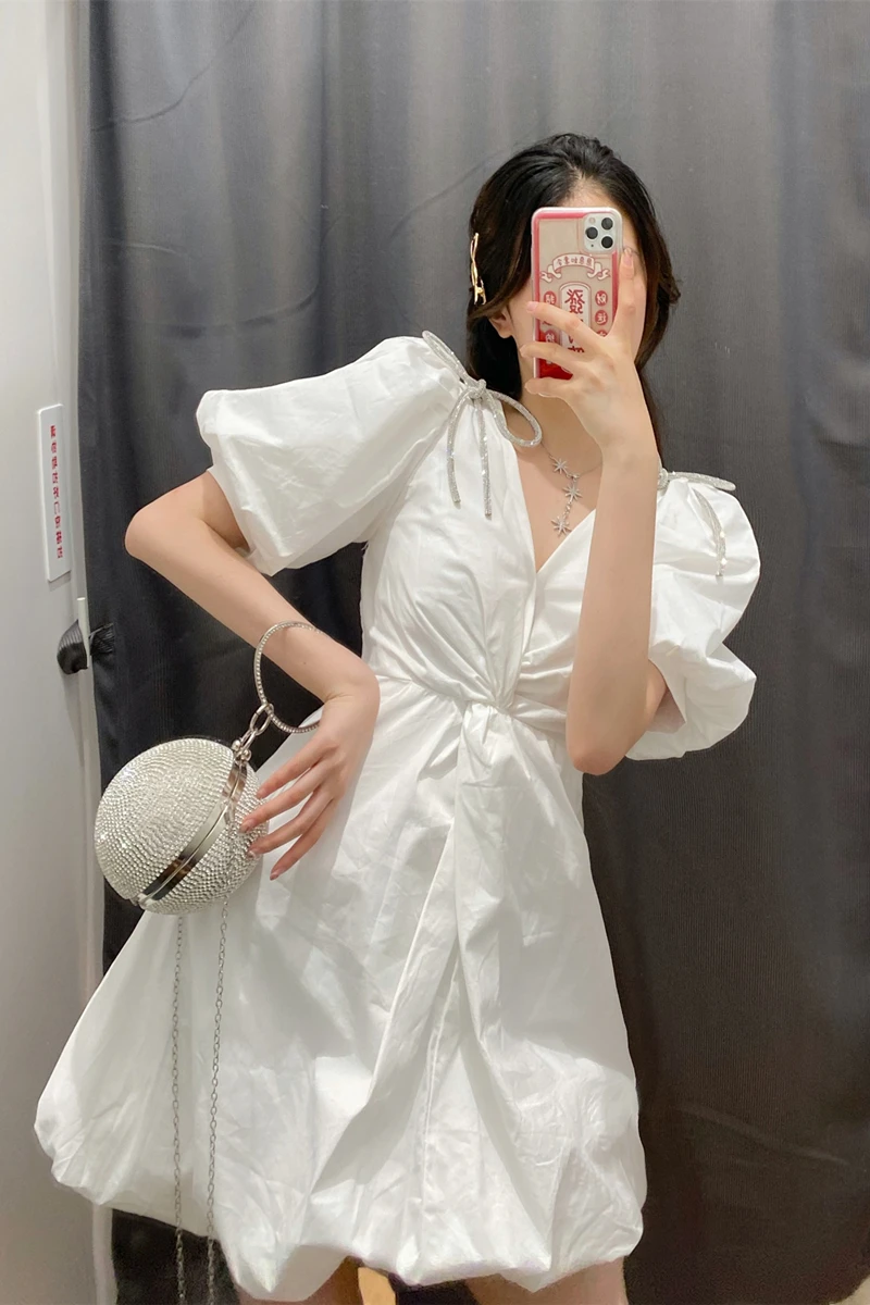 

White first love skirt French pompous princess skirt gentle little fragrance V-neck Girl Bubble Sleeve Dress female summer