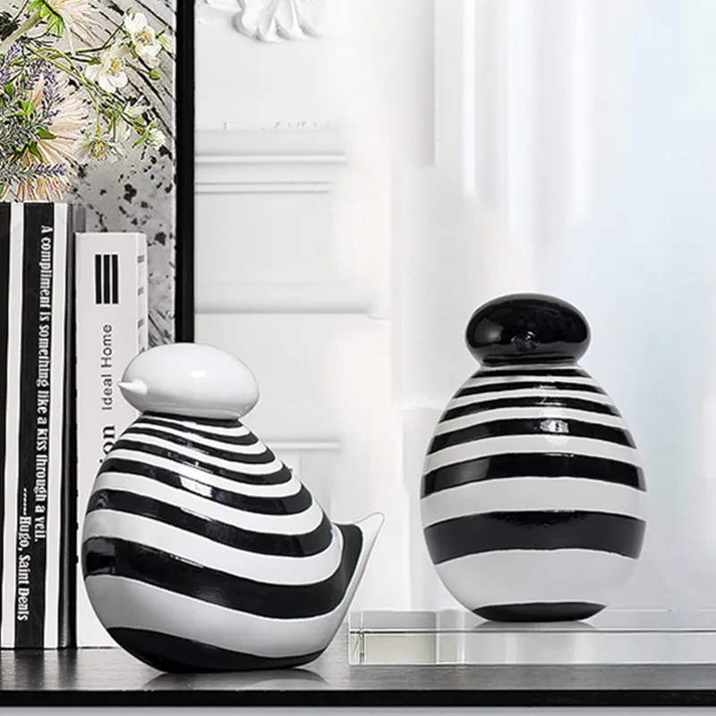 

Nordic Style Black And White Stripes Bird Abstraction Resin Sculpture Creative Living Room TV Cabinet Art&Craft Decor X5758