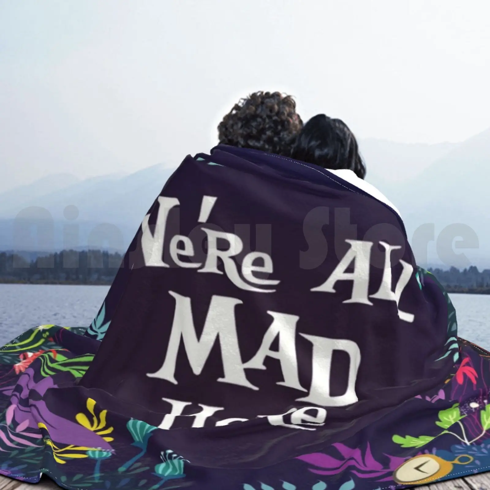 Одеяло We're All Mad Here для дивана-кровати путешествий Netflix Chill Movies Красный Оранжевый