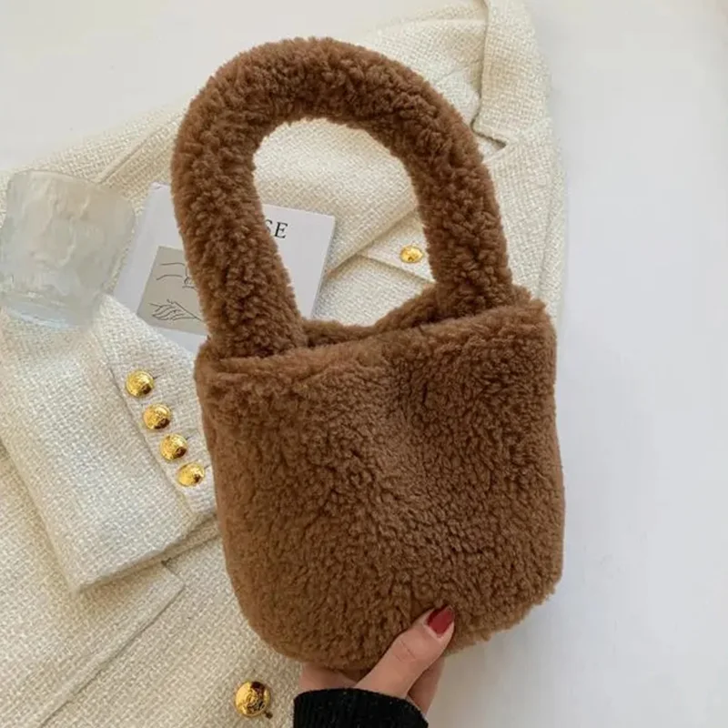 

Высококачественная плюшевая однотонная дамская сумочка, новинка зимы 2021, Милые простые сумки-ведра, повседневные дорожные сумки для покупо...