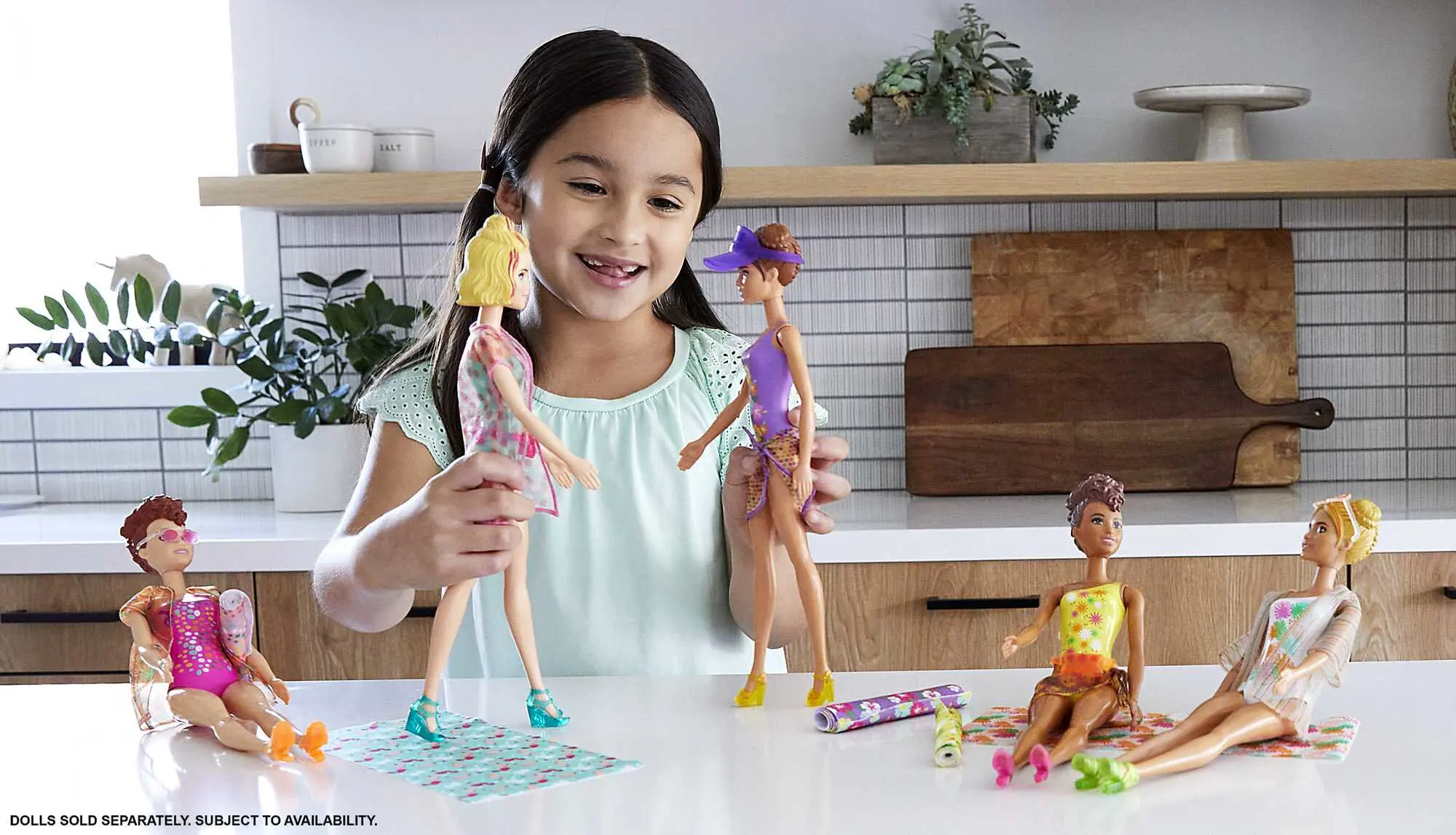 Новинка 2021 Оригинальная кукла Барби mattel меняющая цвет с 7 сюрпризами песок и