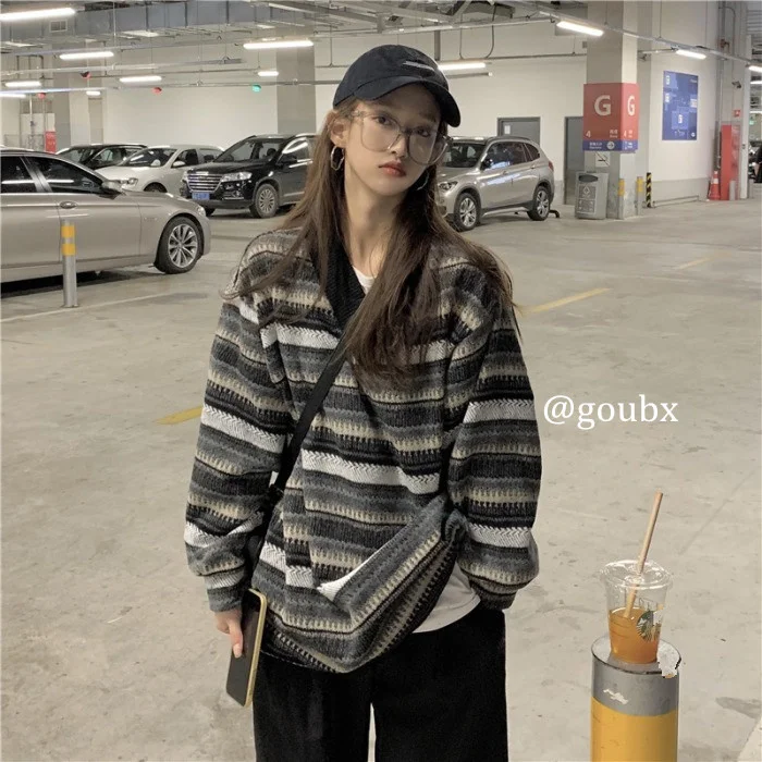 

2021spring and Autumn New V-neck Vintage Stripe Slimming Sweater Top Women's Loose and Lazy Style Sweater Fashion