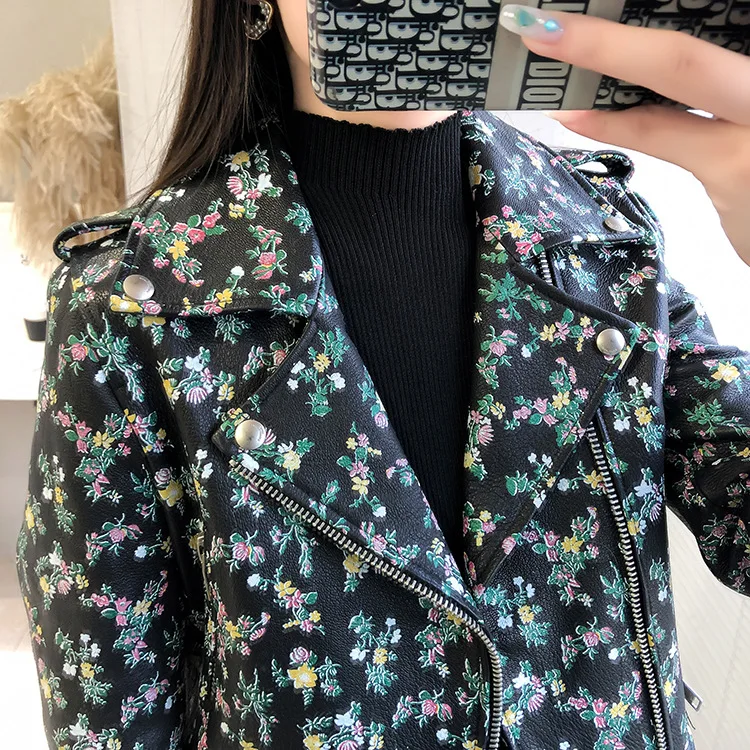 

Sheepskin jacketLeather female goat litchi grain printing short locomotive leather jacket