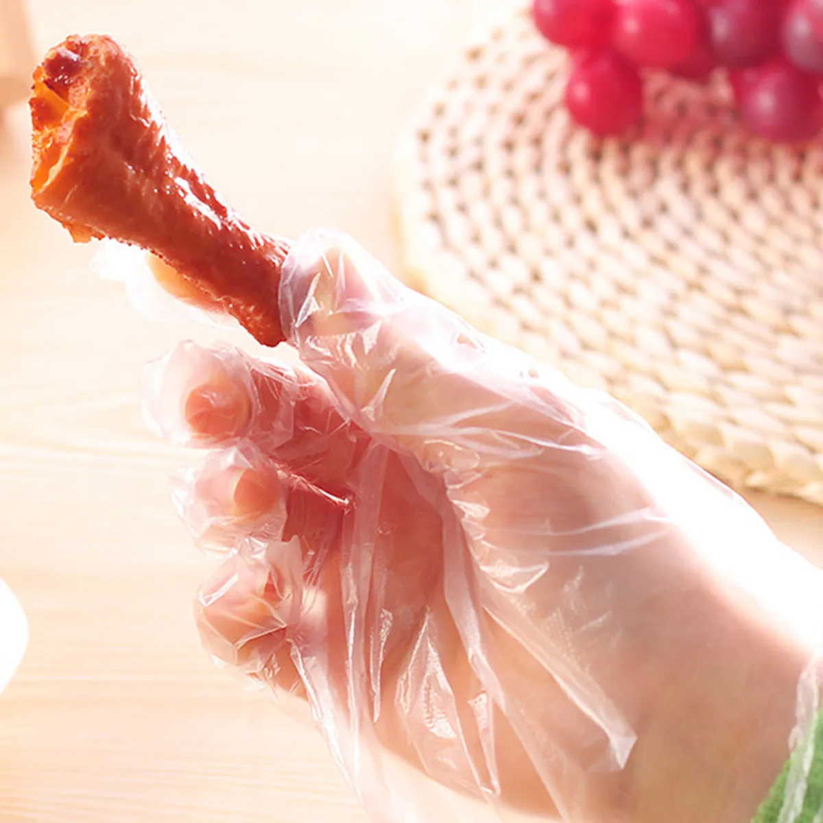

100PCS Disposable Gloves Transpraent Sanitary Edible Gloves Multi-functional Gloves For Kitchen Cooking Household Cleaning
