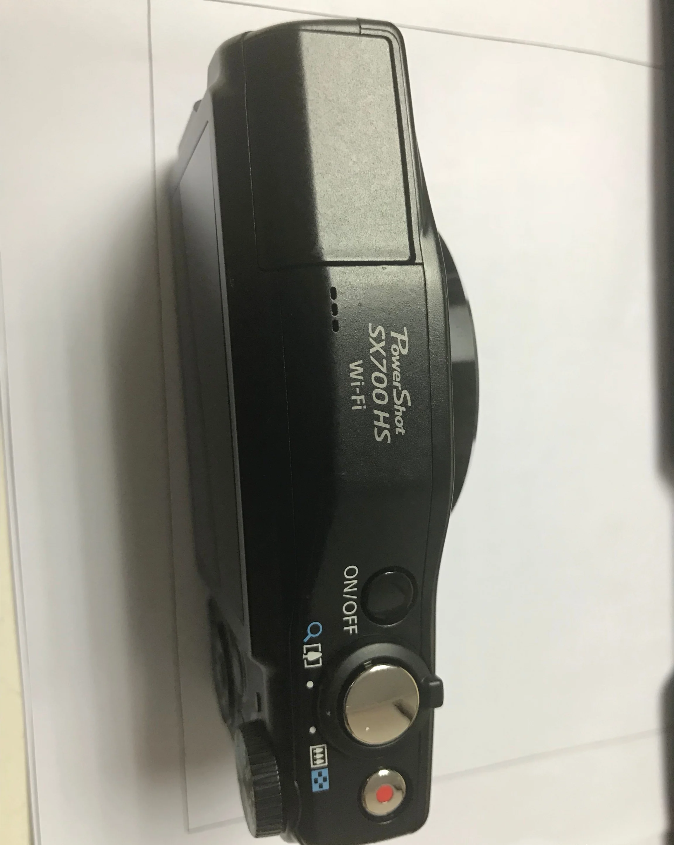 USED Canon PowerShot SX700 HS Digital 16.1 megapixel CMOS Camera with 30x optical zoom, 4x digital zoom 1080p HD video