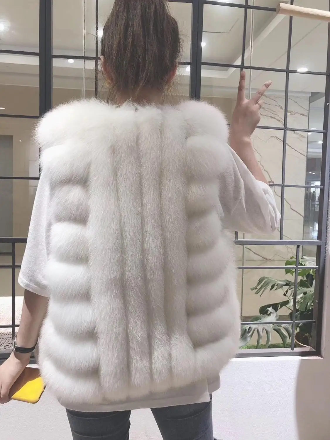 Winter Hot Sale Women 100% Genuine Real Fox Fur Vest Gilet Natural Warm Fox Fur Sleeveless Jacket enlarge