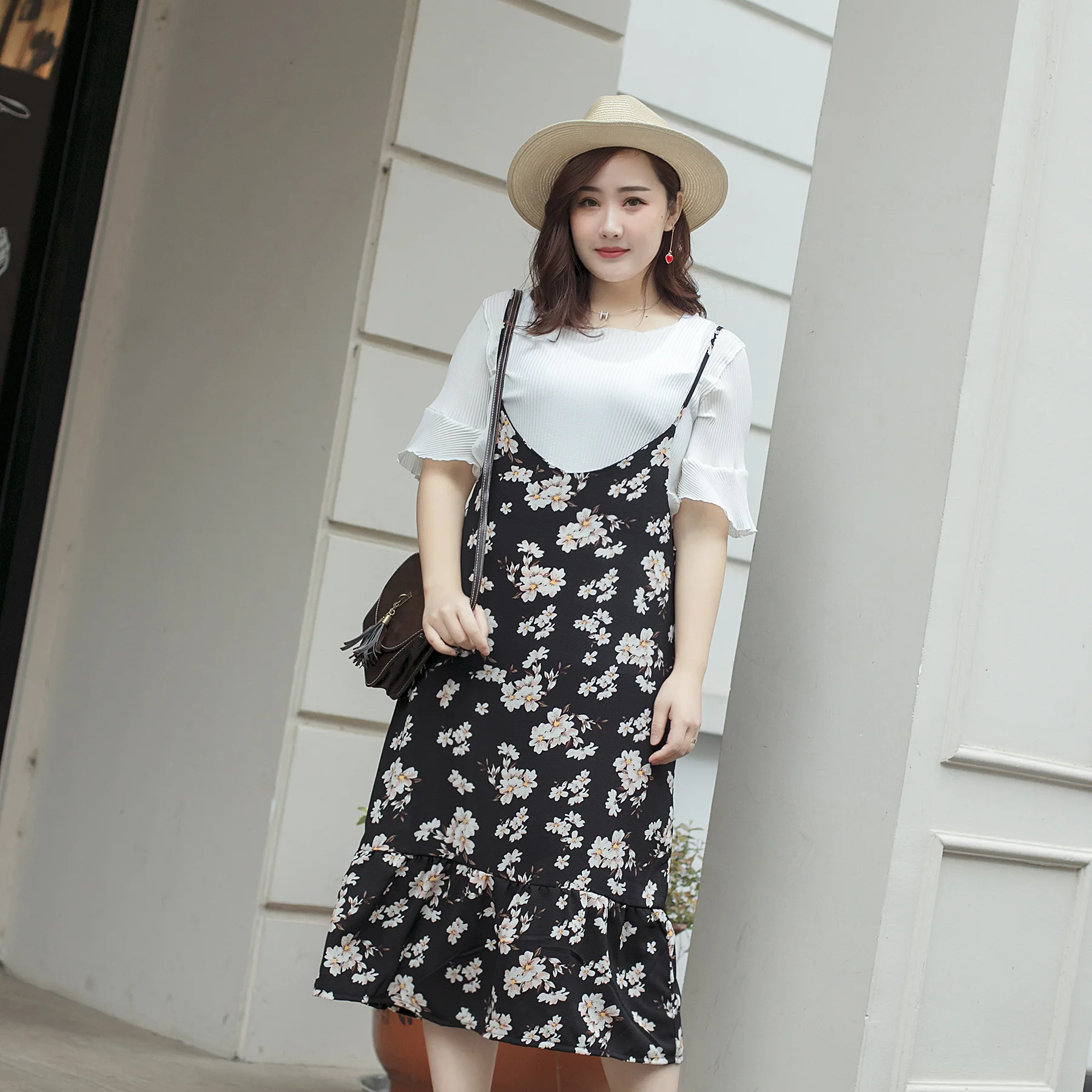 Летнее длинное женское платье большого размера модное свободное с круглым