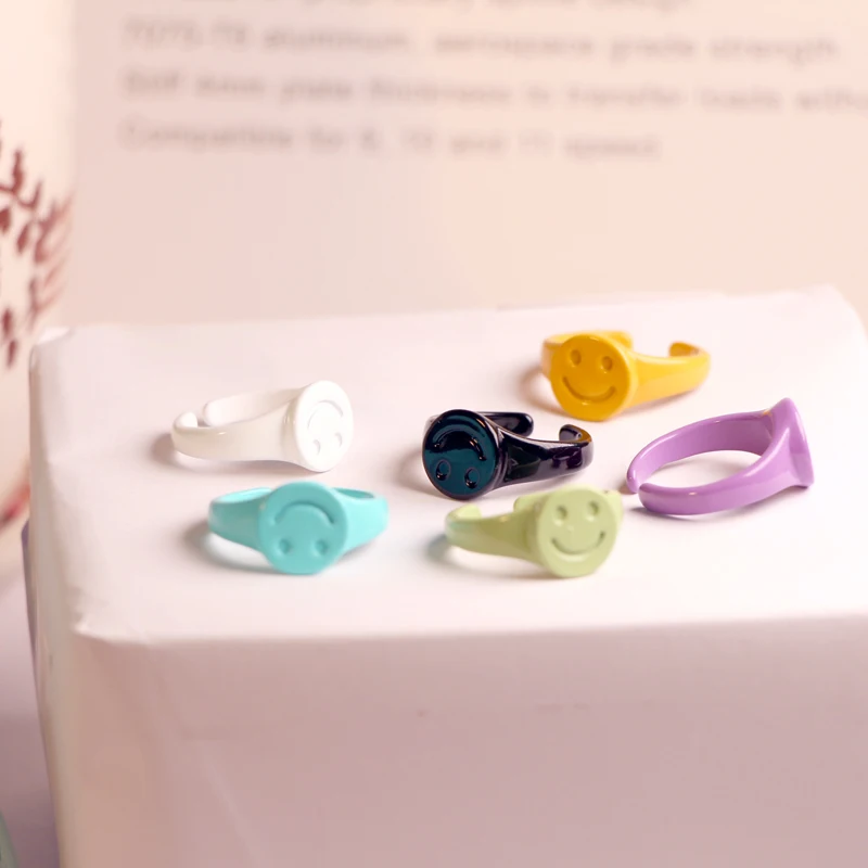 

Fashion Personality Cute Lady Irregular Opening Color Smiley Face Candy Ring Geometric Hand-Painted Candy Party Ring Jewelry