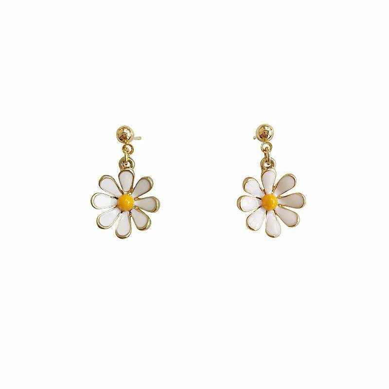 

Trendy Sweet Daisy Korean Earrings For Women Teen Girls Simple Korean Fashion Ear Clips Studs Party Jewelry Summer Wearing Gifts