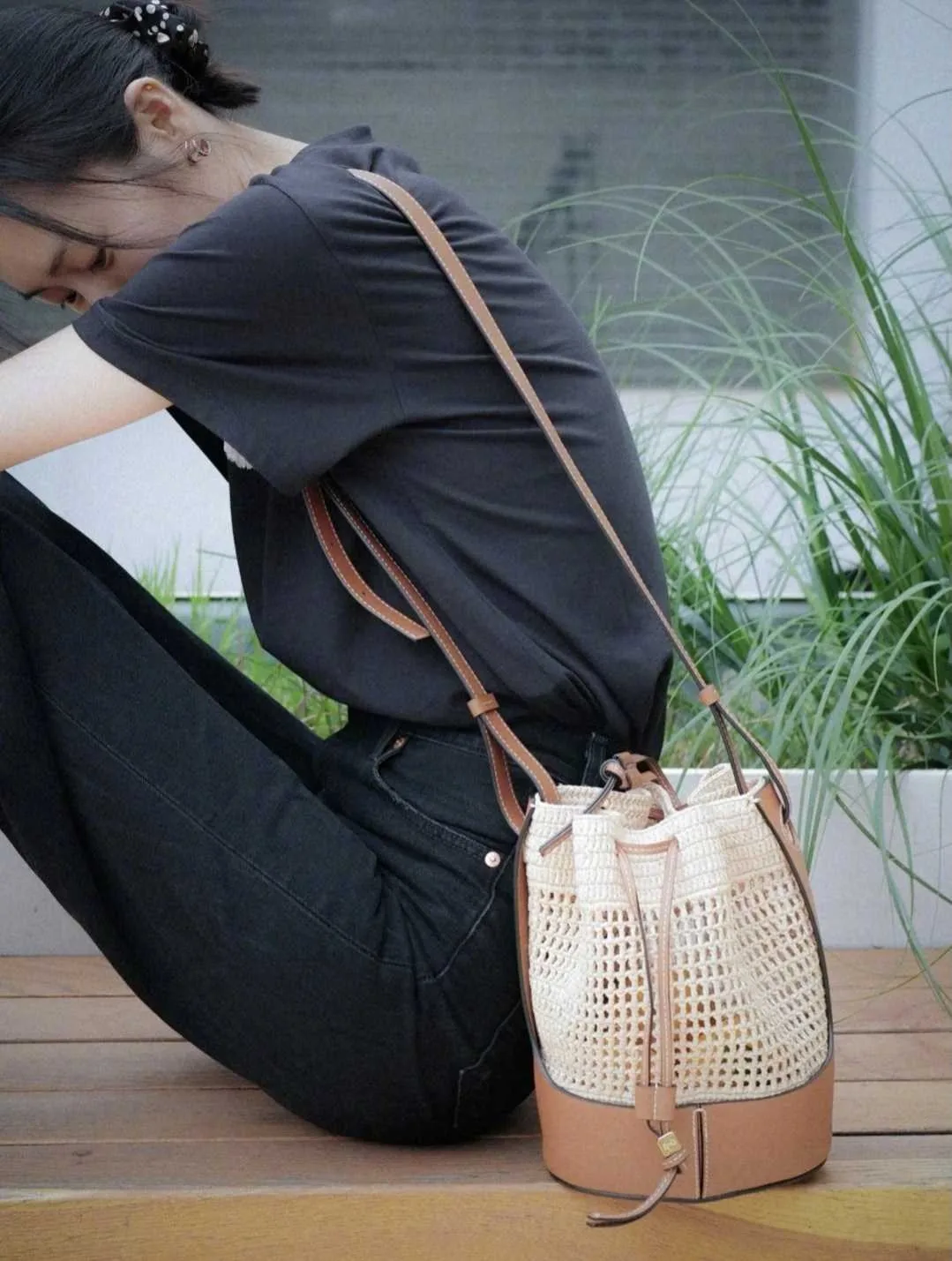 

2021 New Women Hollow Drawstring Woven Bucket Bag Shoulder Messenger Bag Large Capacity Color Matching Bag