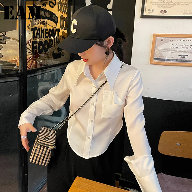 

[EAM] Women White Irregular Spliced Short Blouse New Lapel Long Sleeve Loose Fit Shirt Fashion Tide Spring Summer 2022 1DE1323
