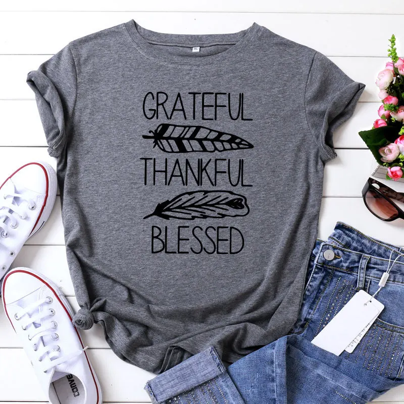 

Grateful Thankful Feather Print Women T Shirt Short Sleeve O Neck Loose Women Tshirt Ladies Tee Shirt Tops Camisetas Mujer