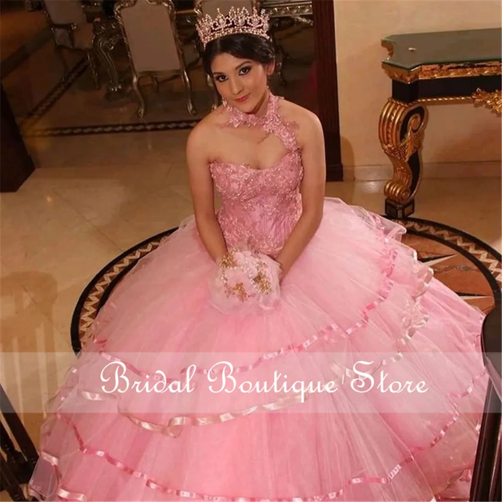 

Halter Pink Lace Quinceanera Dress Lace-up Ball Gown Applique Lace Prom Evening Dress Party Gowns