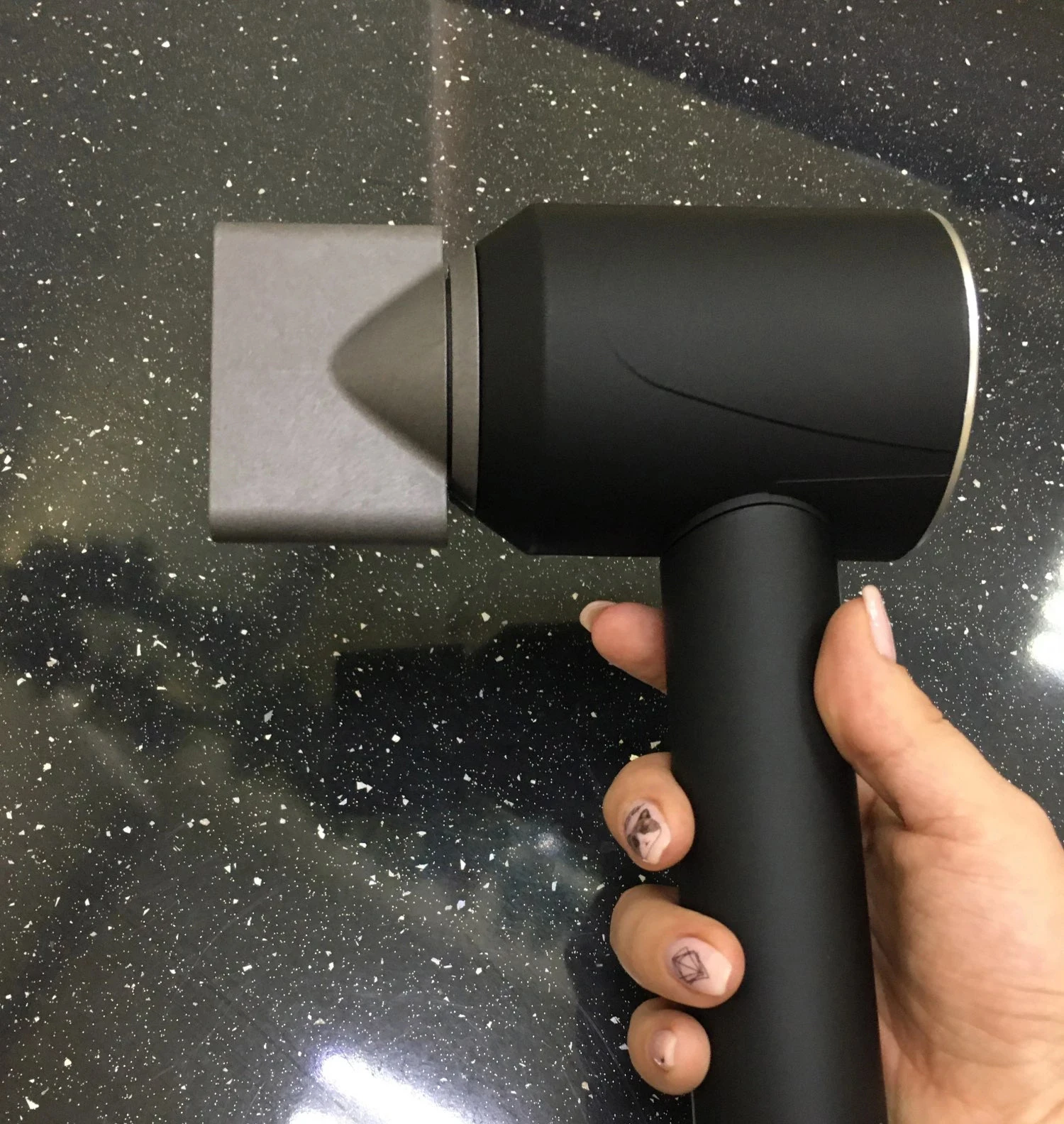 

Professional Hair Dryer Anion 1600W Strong Power Barber Salon Styling Tools Hot/Cold Air Blow Dryer For Salons and household