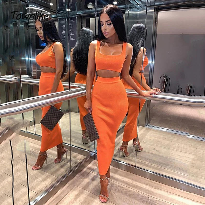 Женский трикотажный комплект из двух предметов топ на тонких бретельках и