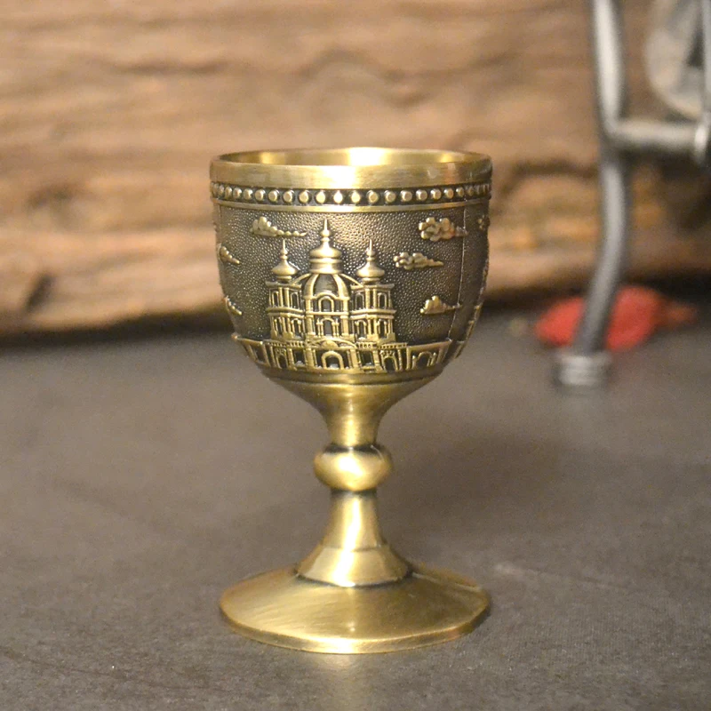 

Bronze Wine Cup Vintage Goblet Beer Cup Embossed Royal Chalice Whiskey Drinking Mug Party Supplies Birthday Gift Bar Tool