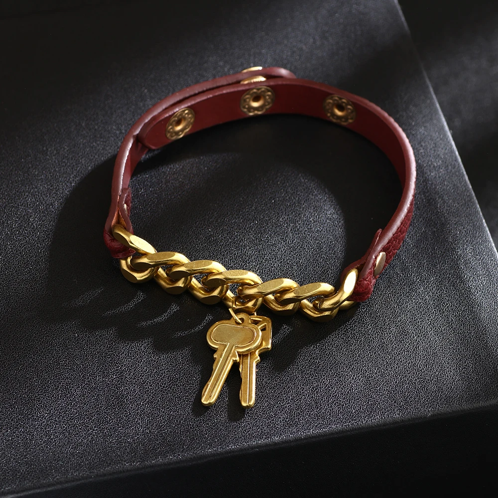 

2021 New Fashion Women Bracelet Creative Chain Key PU Leather Bracelet Charms Bangles Gold Metal Button Party Jewelry Gifts