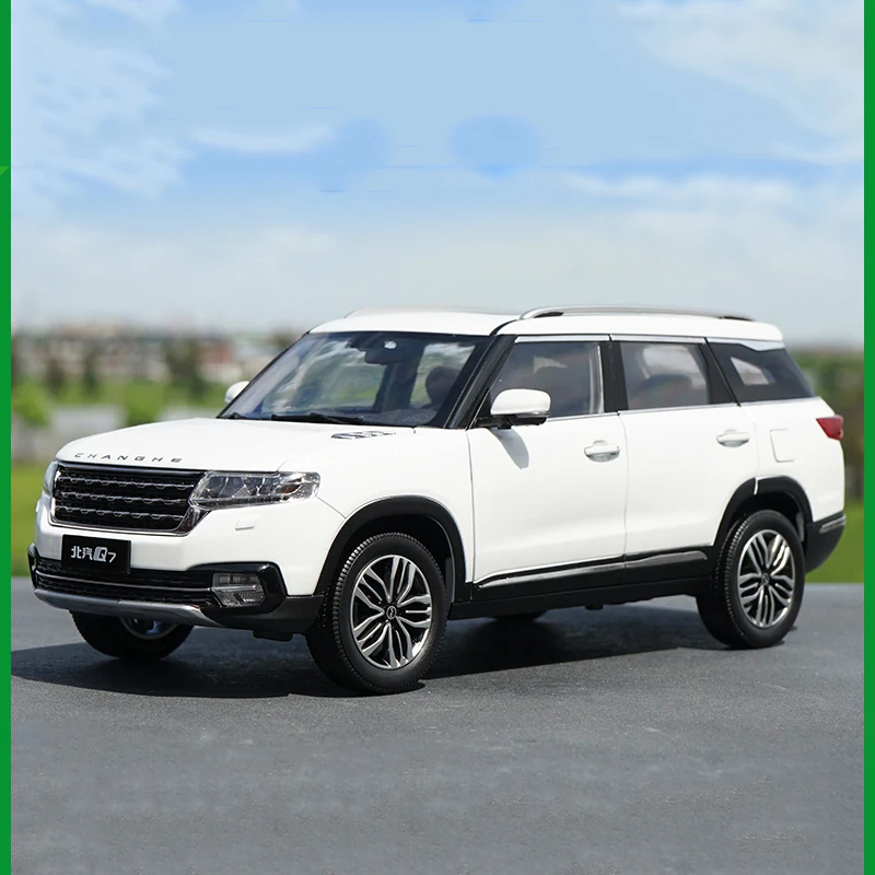 

1:18 scale Diecast Model beiqi changhe Q7 SUV car 1/18 Alloy Toy Car Miniature Collection for Boys Girls toy Gift