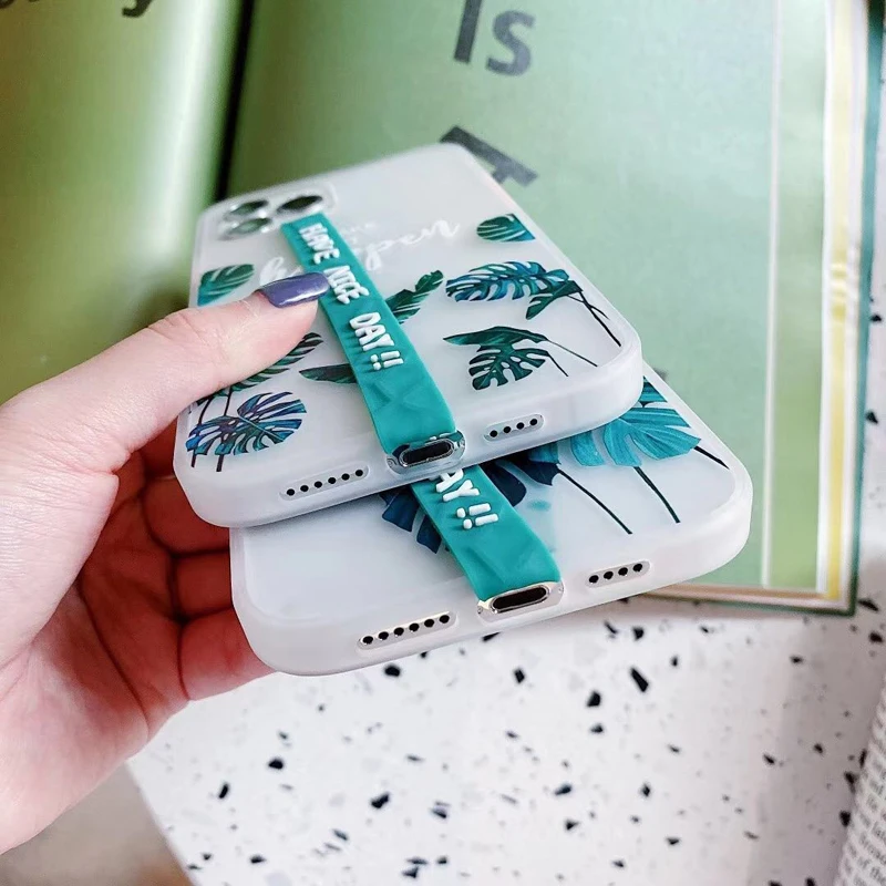 

Banana Leaf Wristband Phone Case For iPhone 12 11 Pro Max X XR XS Max 7 8 Plus Bumper Back Cover