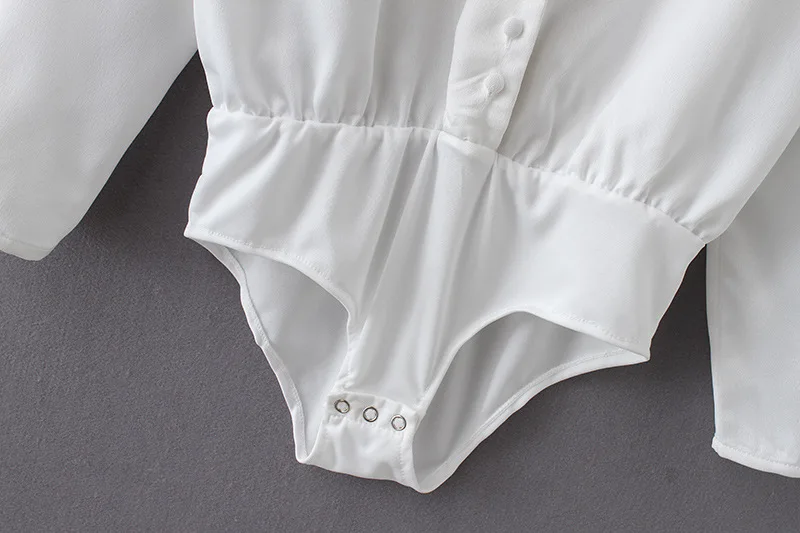 Женский шифоновый комбинезон с длинным рукавом и треугольным вырезом на кнопках