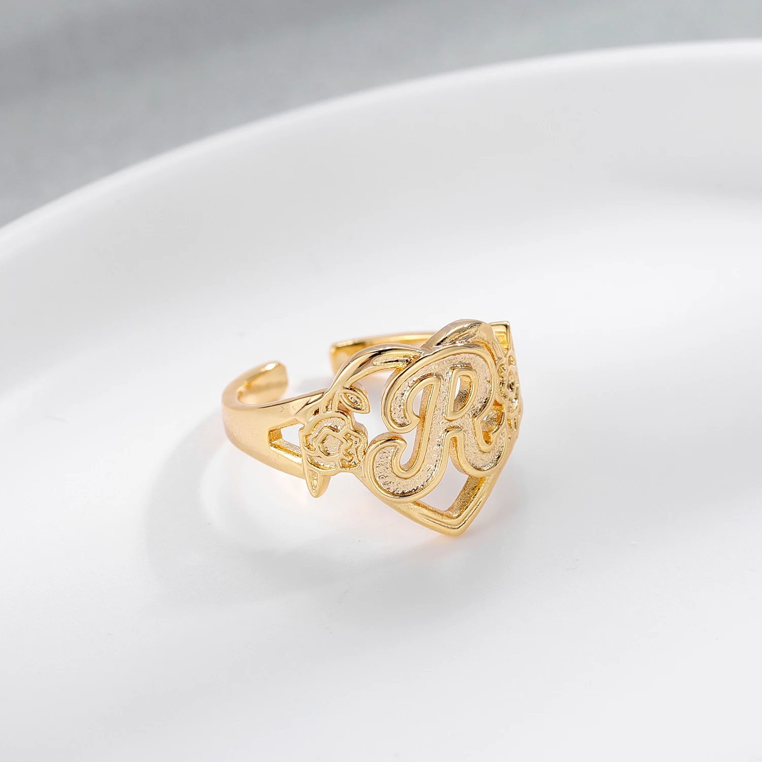 Кольцо женское с короной и именем в виде сердца |