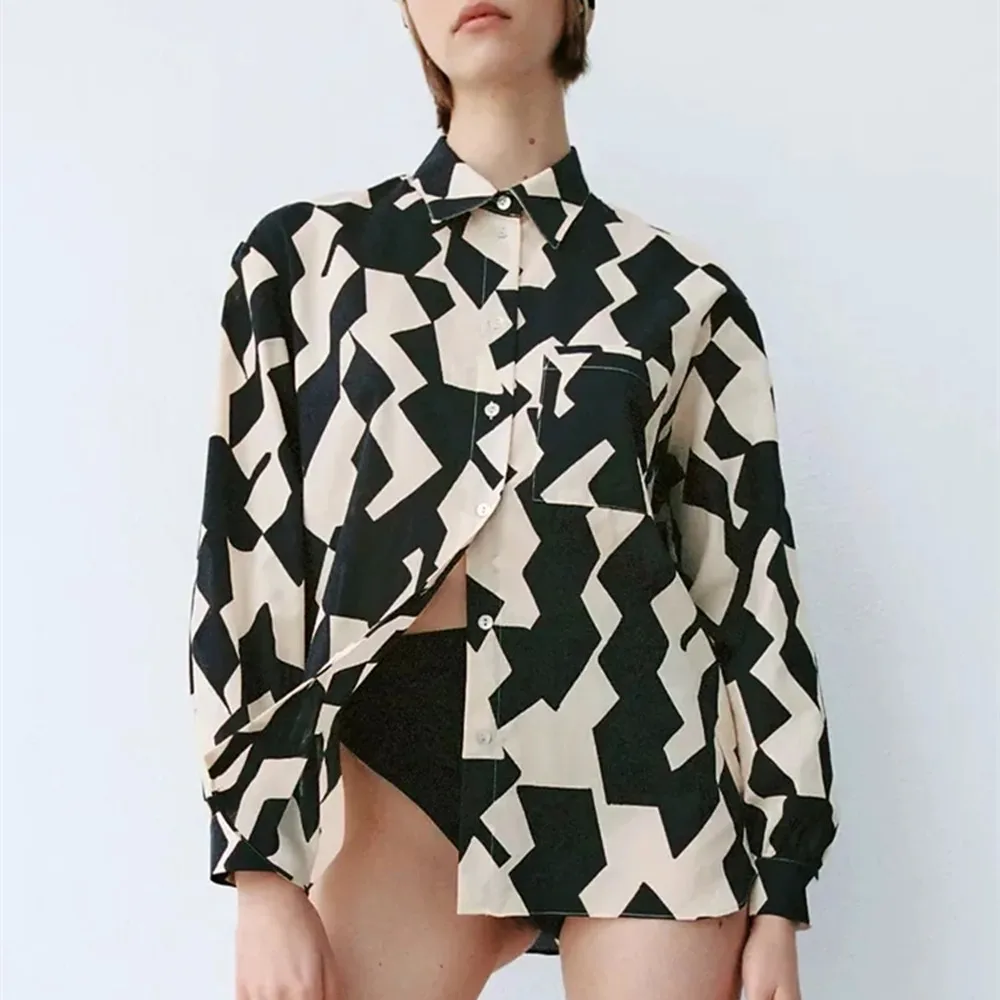 

Женская Асимметричная рубашка на пуговицах, черная Свободная блузка с принтом и карманами, длинным рукавом и боковыми разрезами, осень 2021