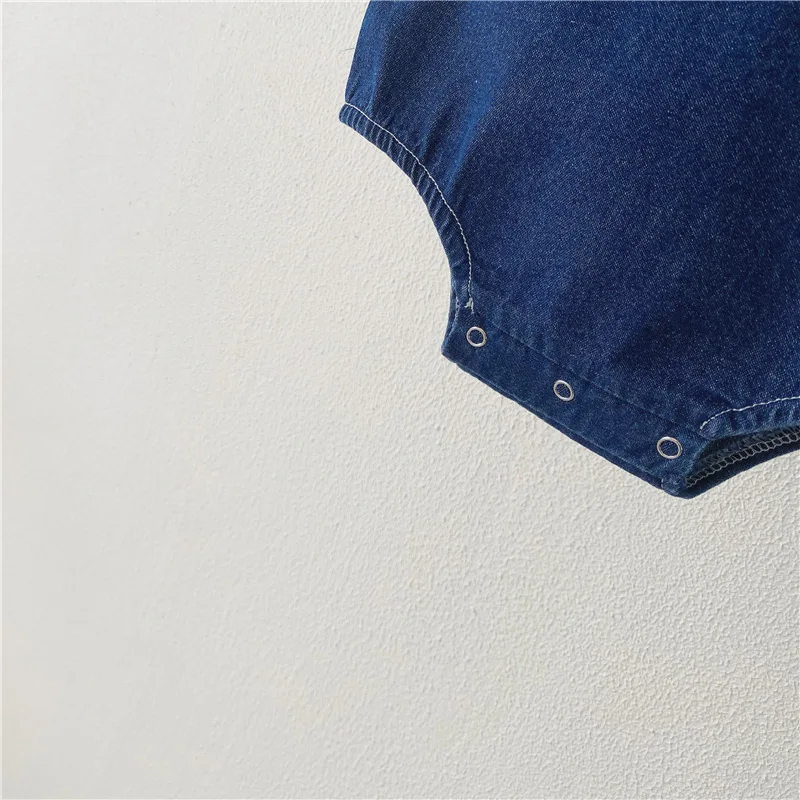 

2021 Summer New Born Baby Clothes Casual Sleeveless Denim Love Baby Bodysuit