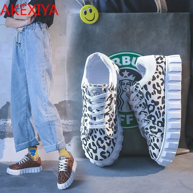 

2021 Women Sneakers New Fashion Leopard Print Women's Sports Shoes Outdoor Joggers Shoes for Women Lace-Up Thick Bottom Sneakers