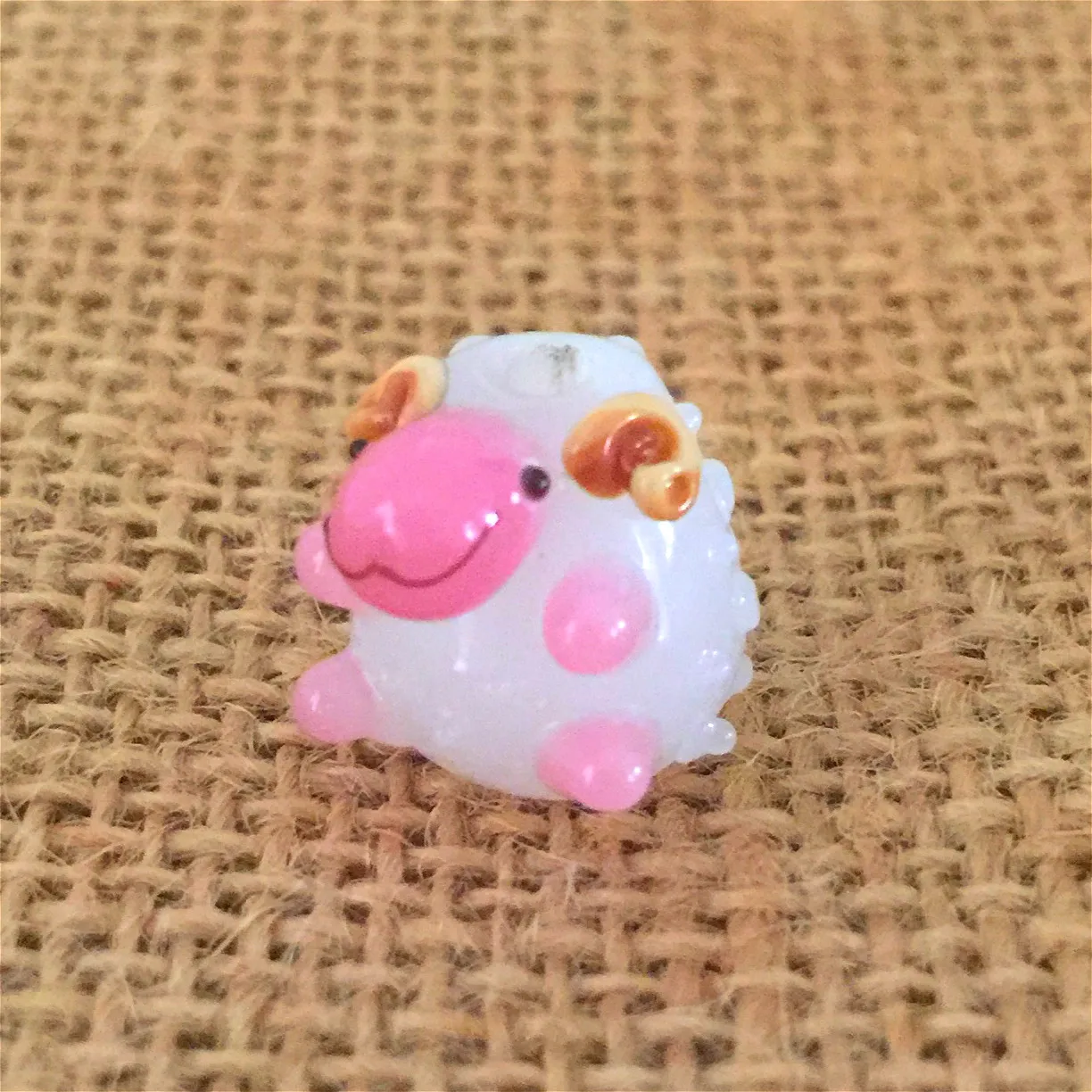 

Japanese-style glazed beads lovely sheep design glazed beads