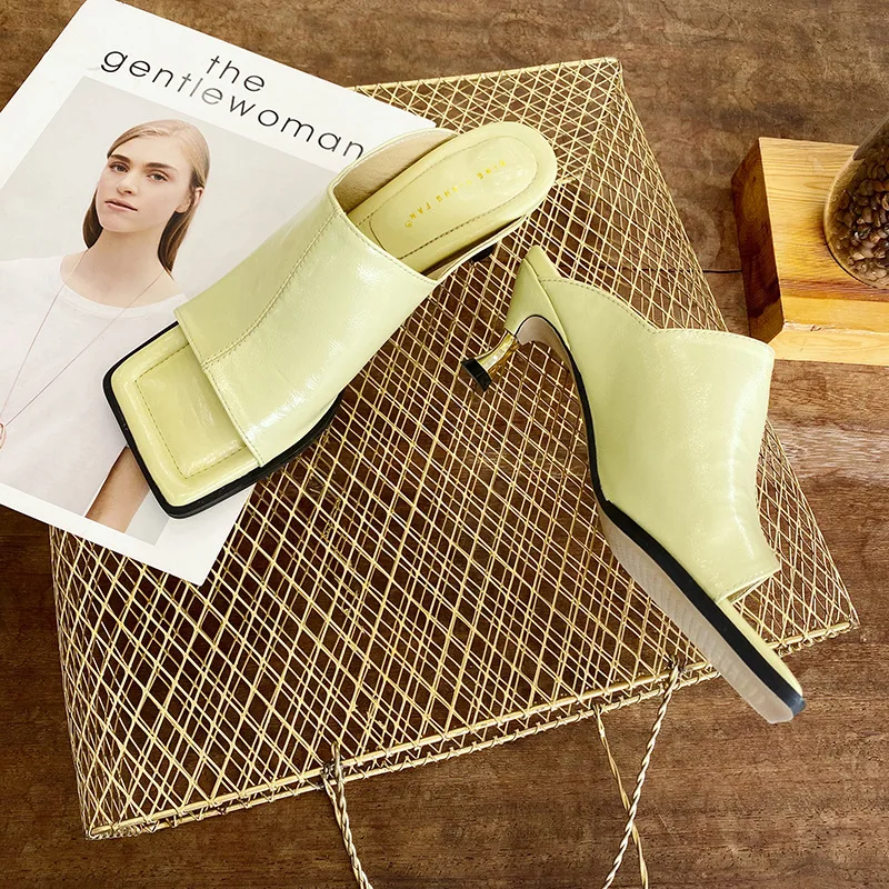 

OKKDEY 2021 European and American Catwalk Style Fashion Square Toe Simple Design Wild Sandals Milf Style Cat Heel Women's Shoes