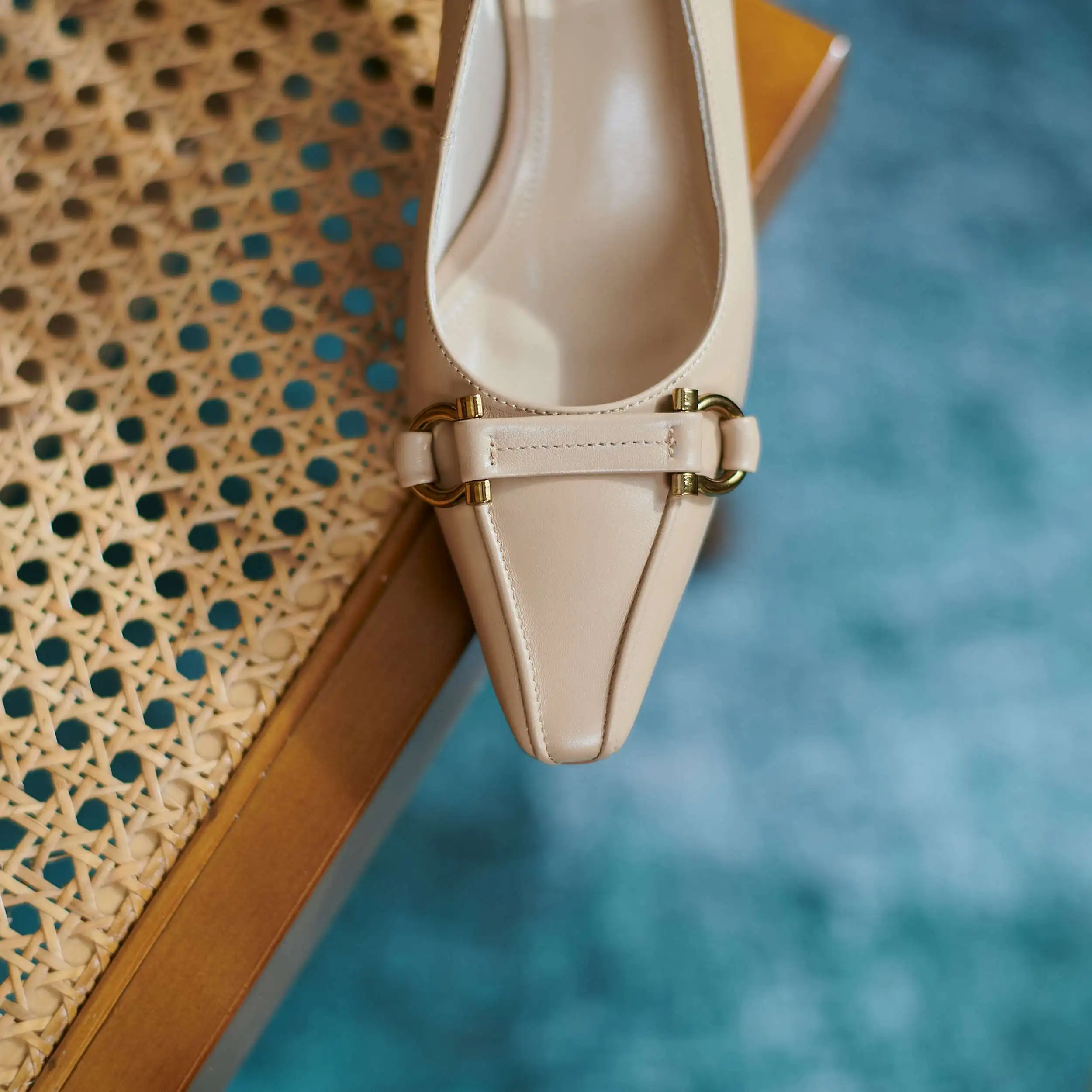 

lenkisen genuine leather shallow metal strange style office lady young lady solid daily wear buckle straps sandals women L73