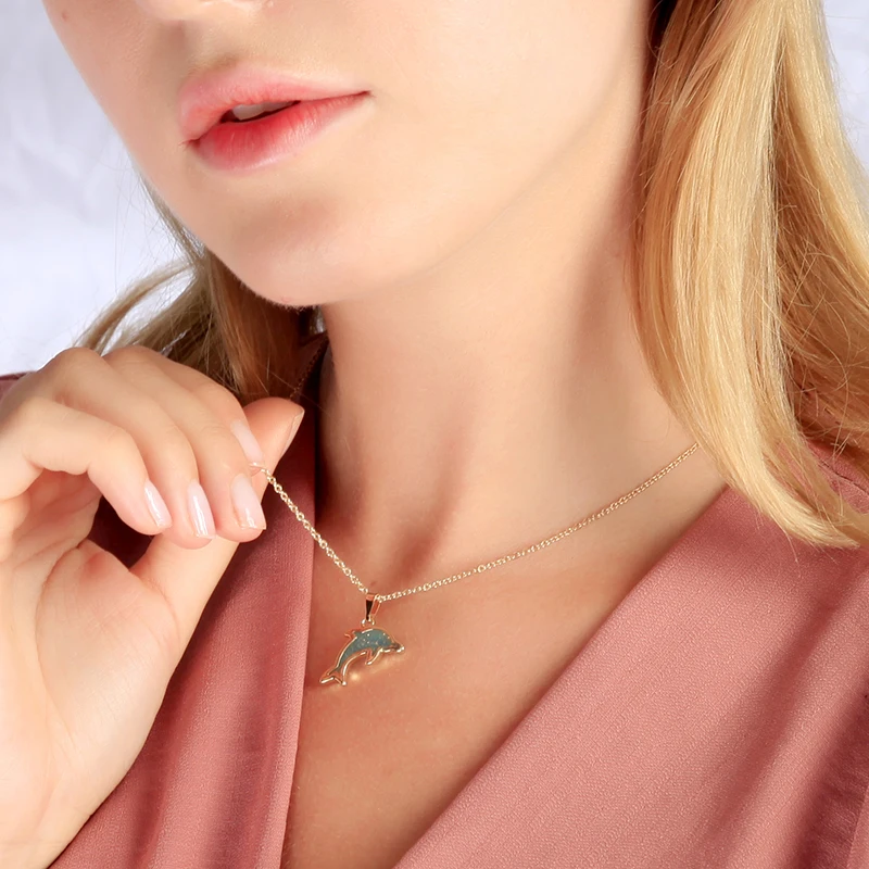 Женский кулон в виде дельфина из голубой смолы пляжном стиле золотистого