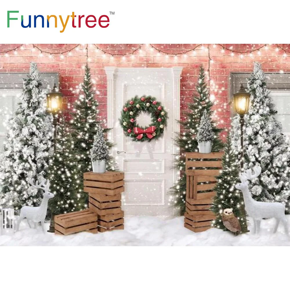 

Funnytree Christmas Party Winter Door Wreath Lights Backdrop Snow Trees New Year Banner Wood Reindeer Photozone Background